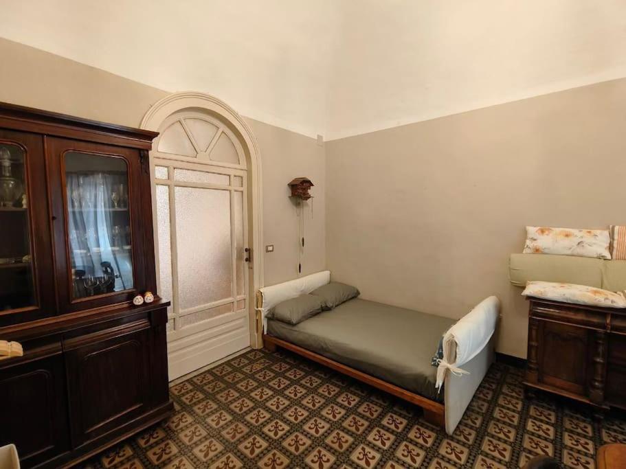 Retroetnea - Appartamento In Centro Storico - Con Camere Comunicanti CTA Exterior foto