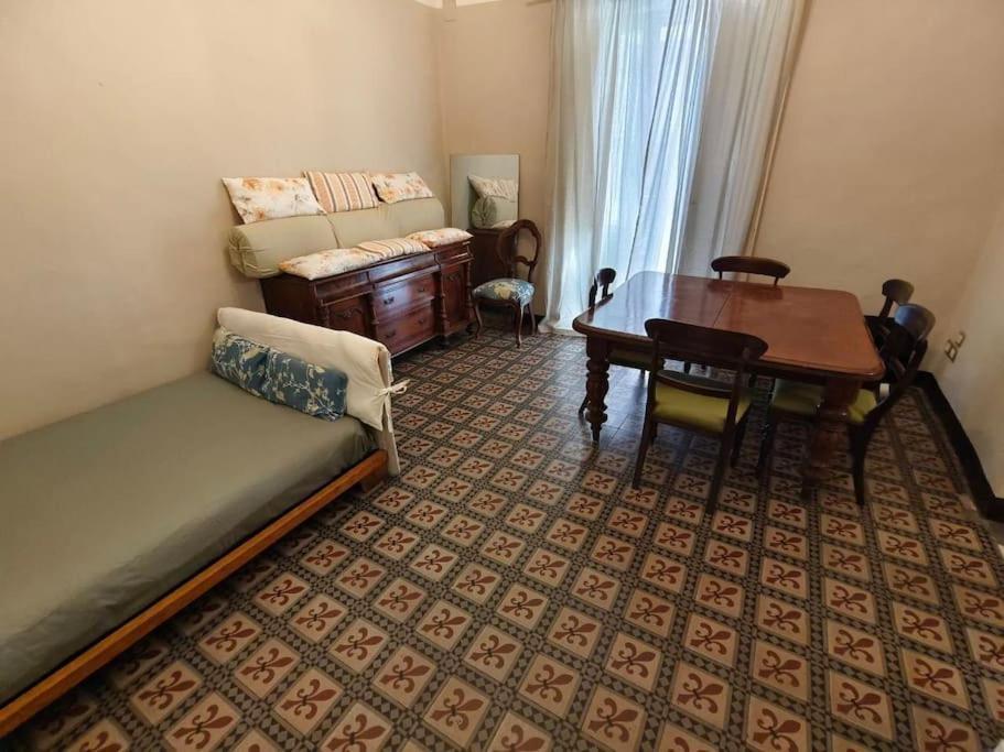 Retroetnea - Appartamento In Centro Storico - Con Camere Comunicanti CTA Exterior foto