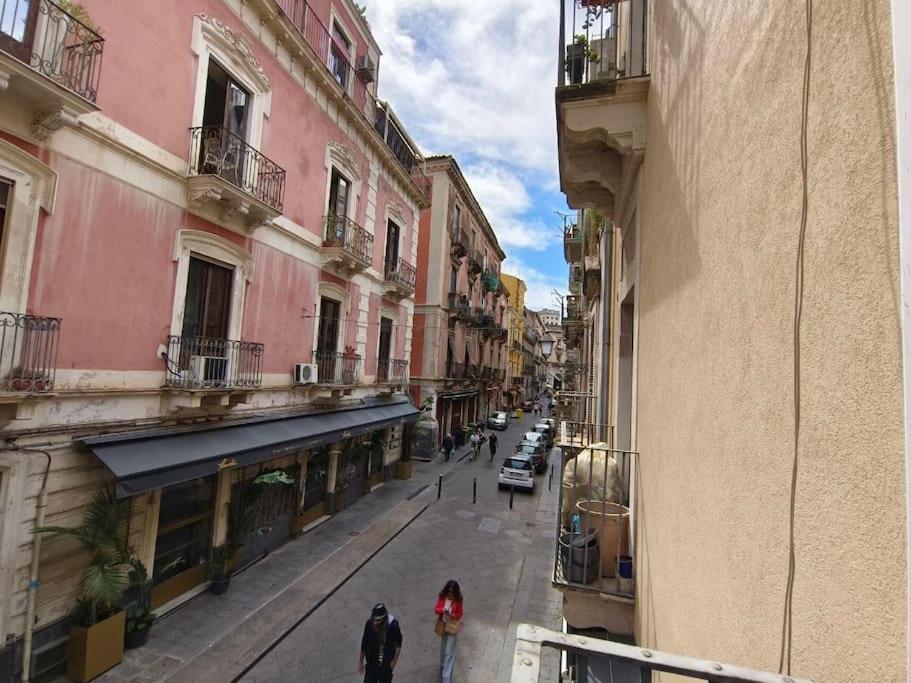 Retroetnea - Appartamento In Centro Storico - Con Camere Comunicanti CTA Exterior foto